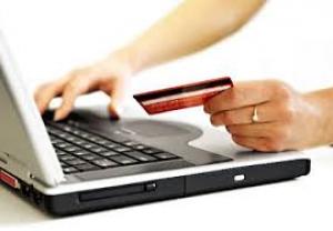 Cumperi online și aduni cashback